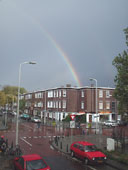Mooie regenboog op het plein